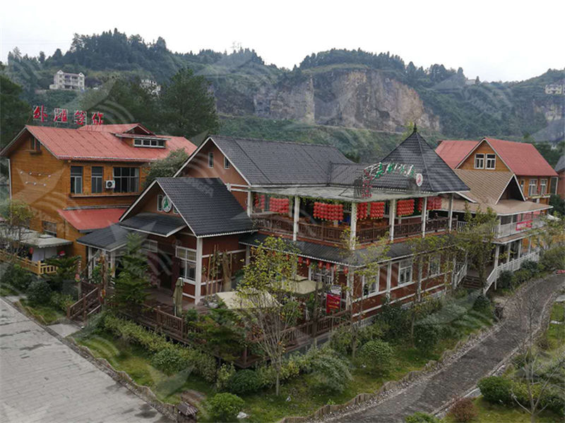 选择洛阳合成树脂瓦，为南方屋顶雨季防水护航